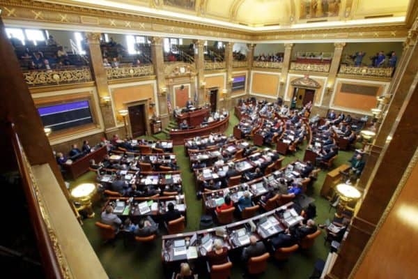 picture of utah legislature in session